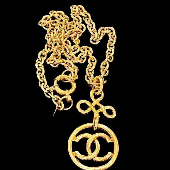 Chanel Authentic Vintage Twisted Cross Circle CC Cut Out 1993 Pendant Necklace - Picture 6 of 8